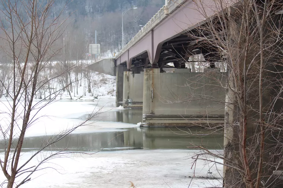 A massive build-up of ice in the Susquehanna River ends at the Hiawatha Bridge in the town of Owego. (Photo: Bob joseph/WNBF News)